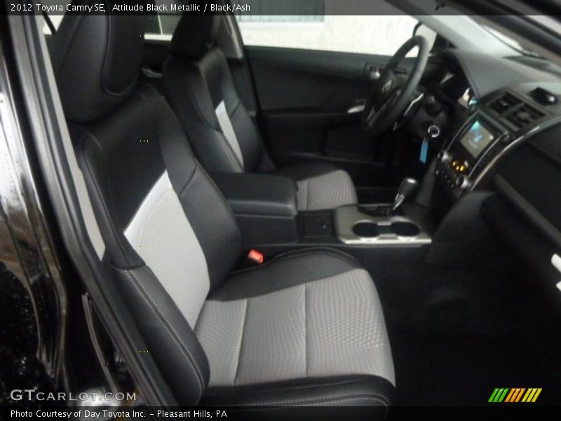 Attitude Black Metallic / Black/Ash 2012 Toyota Camry SE