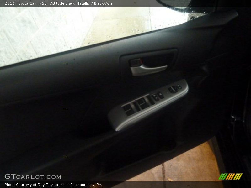 Attitude Black Metallic / Black/Ash 2012 Toyota Camry SE