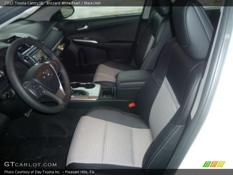 Blizzard White Pearl / Black/Ash 2012 Toyota Camry SE