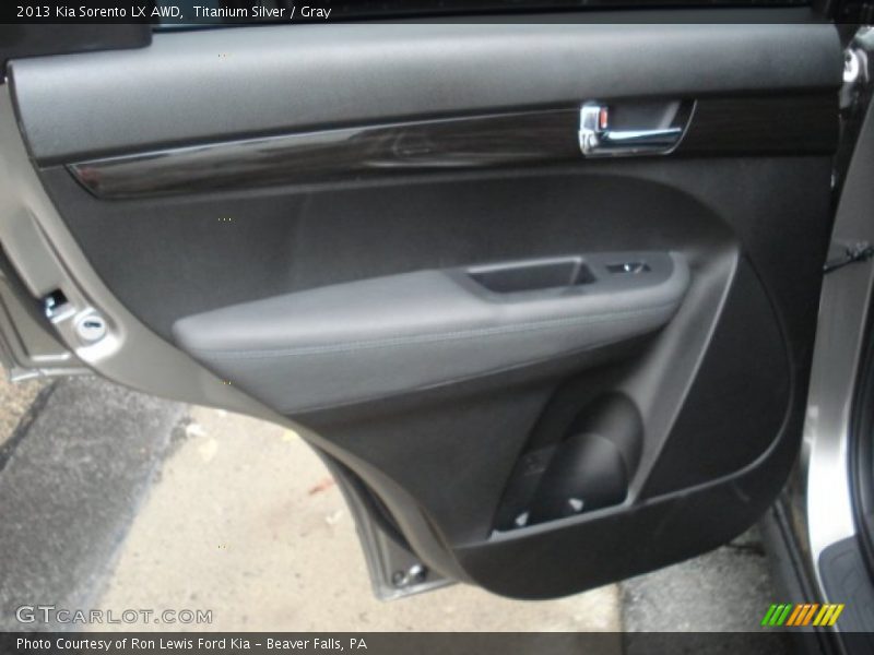 Titanium Silver / Gray 2013 Kia Sorento LX AWD