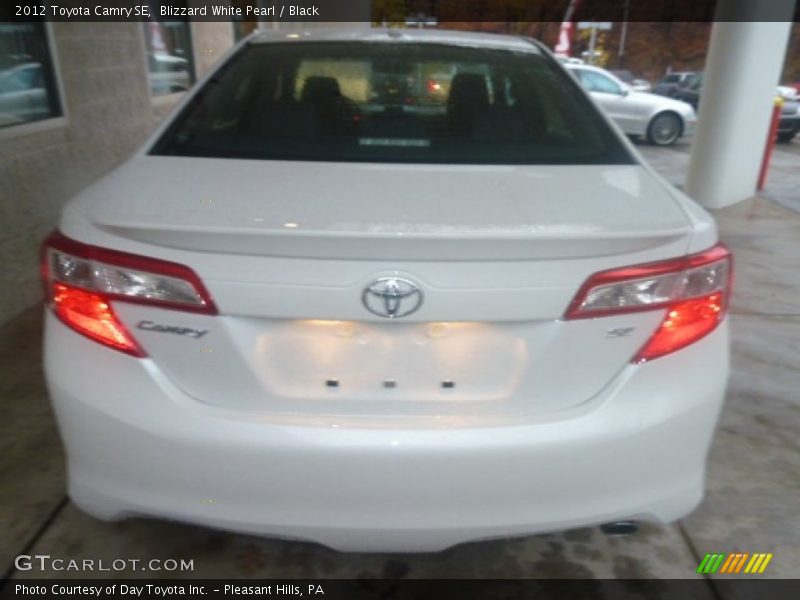 Blizzard White Pearl / Black 2012 Toyota Camry SE