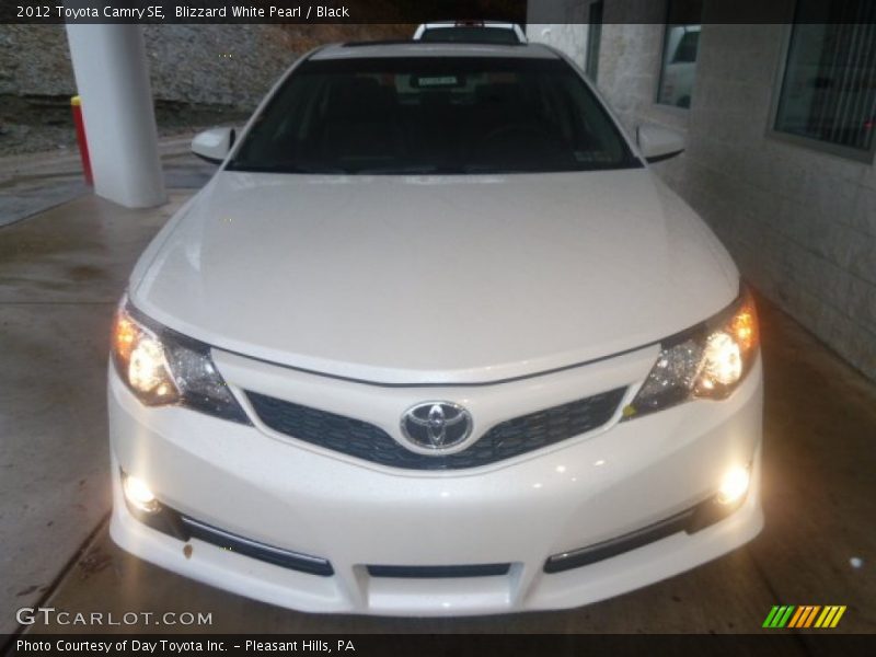 Blizzard White Pearl / Black 2012 Toyota Camry SE