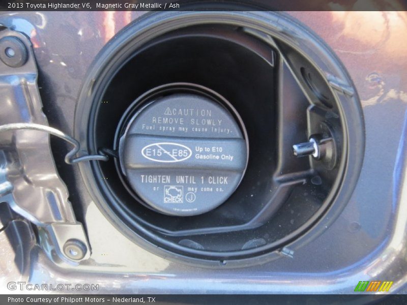 Magnetic Gray Metallic / Ash 2013 Toyota Highlander V6