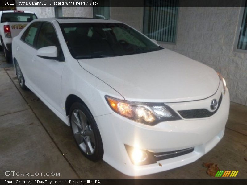 Blizzard White Pearl / Black 2012 Toyota Camry SE