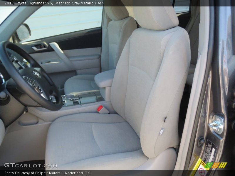 Magnetic Gray Metallic / Ash 2013 Toyota Highlander V6