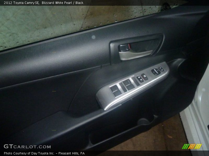 Blizzard White Pearl / Black 2012 Toyota Camry SE