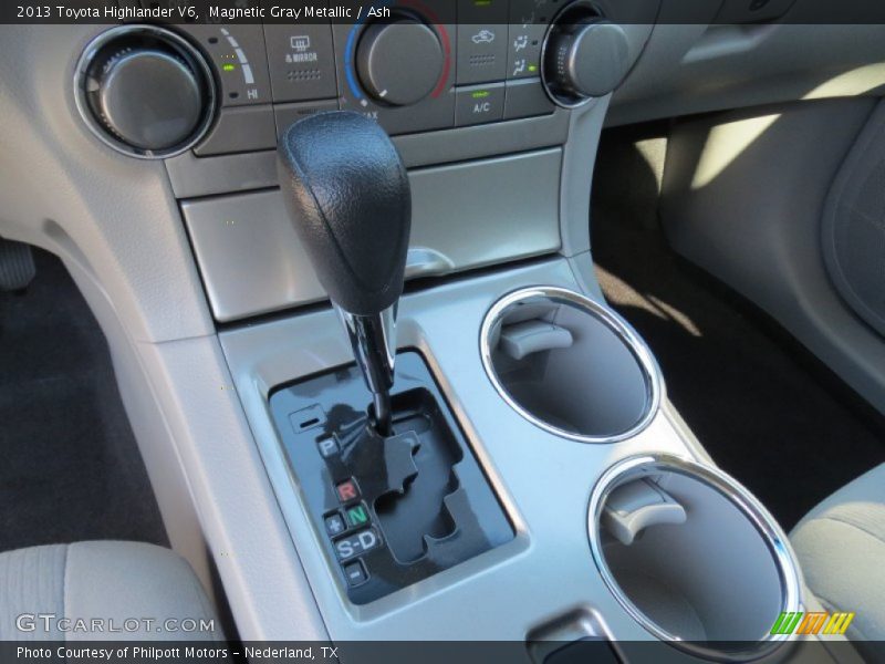 Magnetic Gray Metallic / Ash 2013 Toyota Highlander V6
