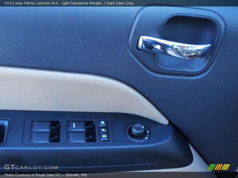 Light Sandstone Metallic / Dark Slate Gray 2010 Jeep Patriot Latitude 4x4