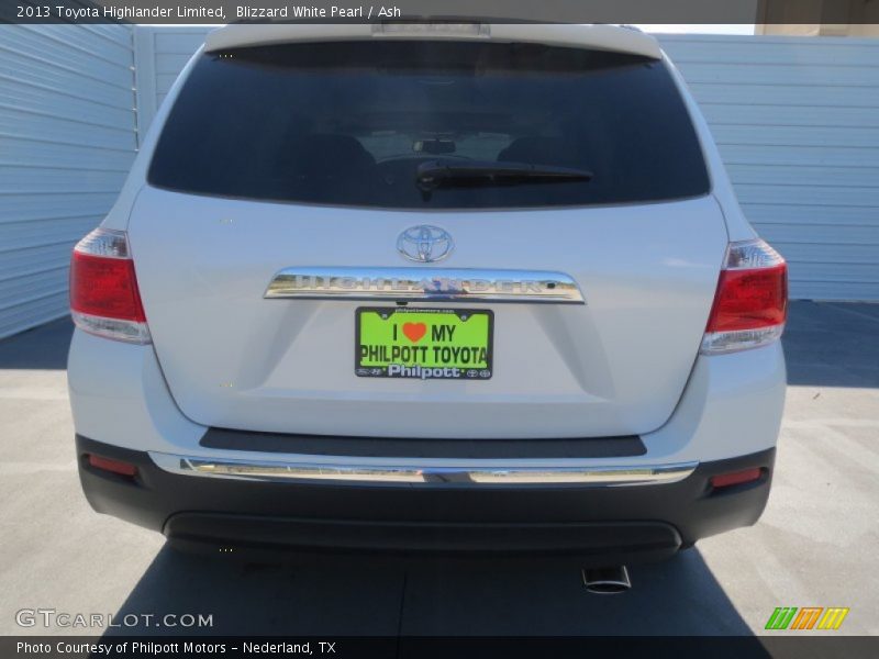 Blizzard White Pearl / Ash 2013 Toyota Highlander Limited