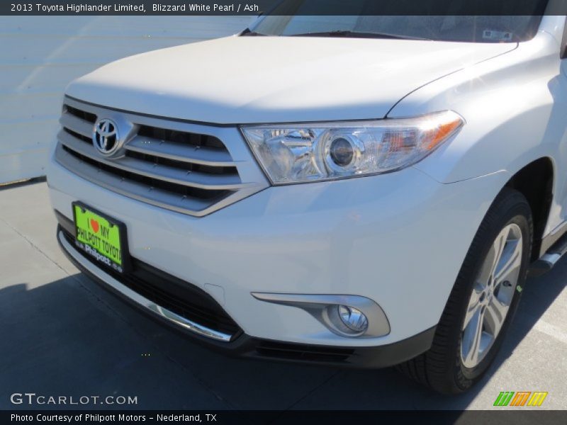 Blizzard White Pearl / Ash 2013 Toyota Highlander Limited