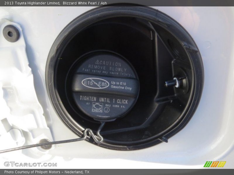 Blizzard White Pearl / Ash 2013 Toyota Highlander Limited