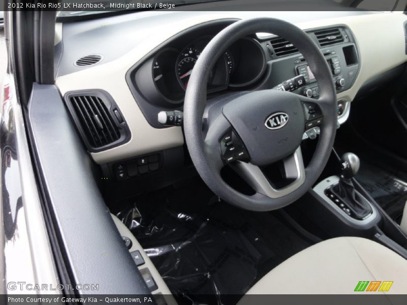 Midnight Black / Beige 2012 Kia Rio Rio5 LX Hatchback
