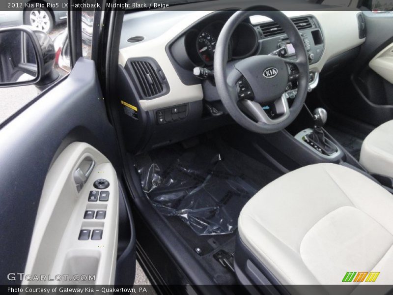 Midnight Black / Beige 2012 Kia Rio Rio5 LX Hatchback
