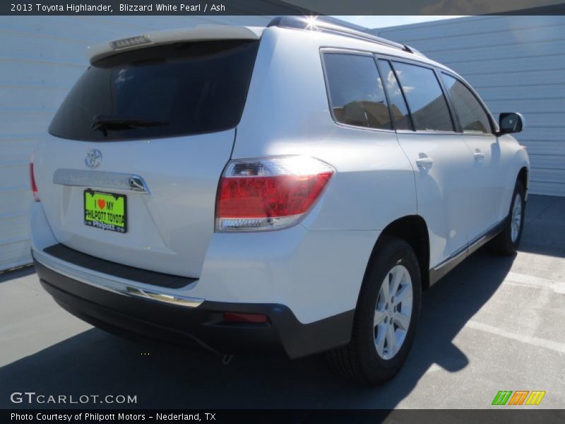 Blizzard White Pearl / Ash 2013 Toyota Highlander