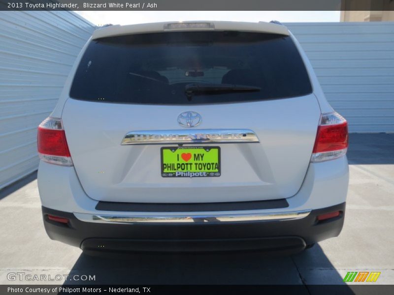 Blizzard White Pearl / Ash 2013 Toyota Highlander