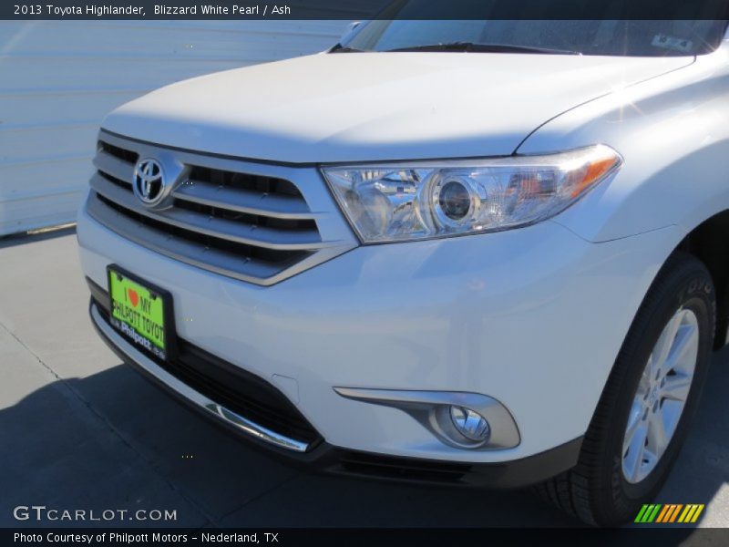 Blizzard White Pearl / Ash 2013 Toyota Highlander
