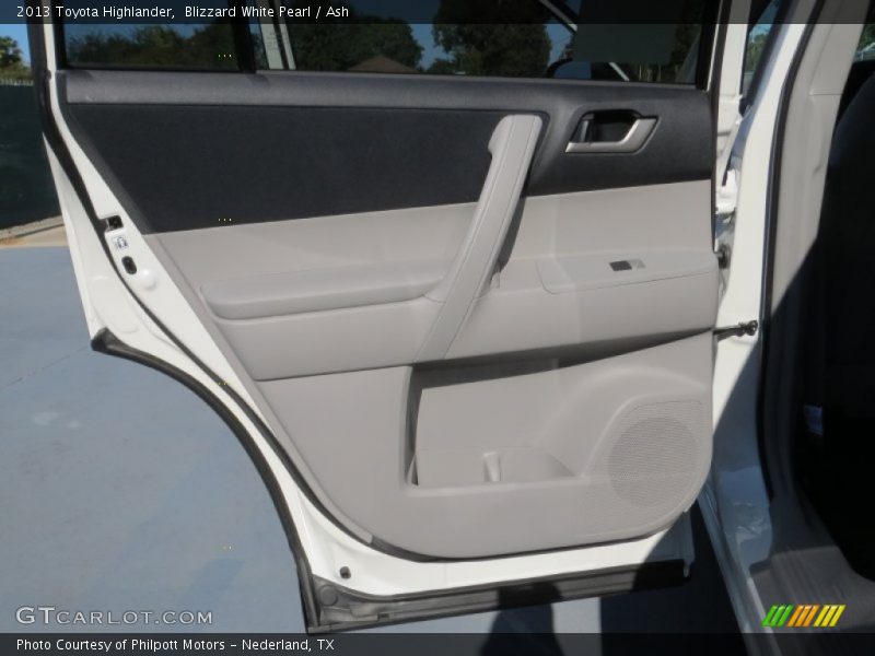 Blizzard White Pearl / Ash 2013 Toyota Highlander
