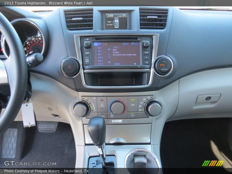Blizzard White Pearl / Ash 2013 Toyota Highlander