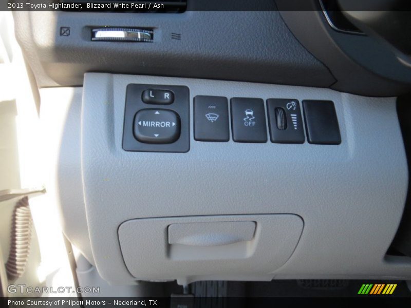 Blizzard White Pearl / Ash 2013 Toyota Highlander
