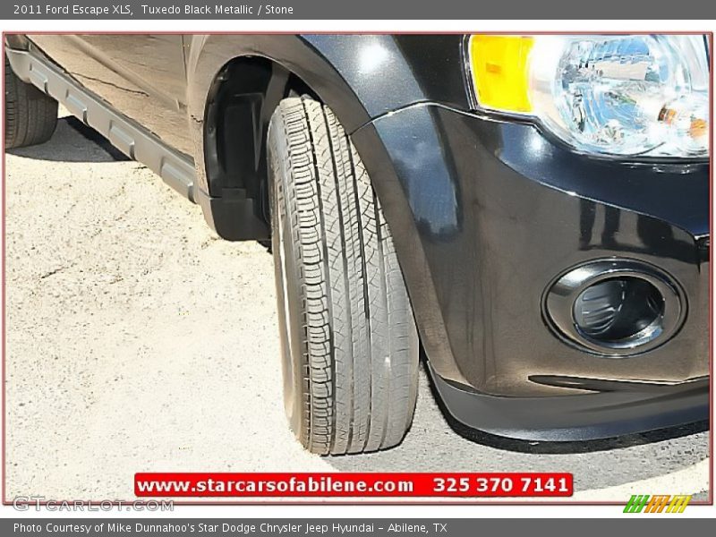 Tuxedo Black Metallic / Stone 2011 Ford Escape XLS