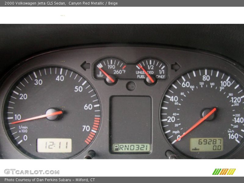 Canyon Red Metallic / Beige 2000 Volkswagen Jetta GLS Sedan