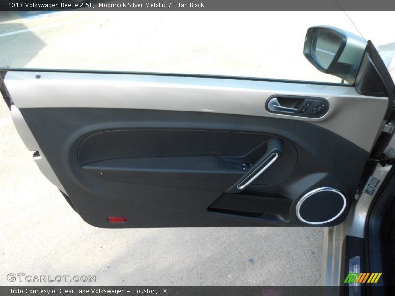 Moonrock Silver Metallic / Titan Black 2013 Volkswagen Beetle 2.5L