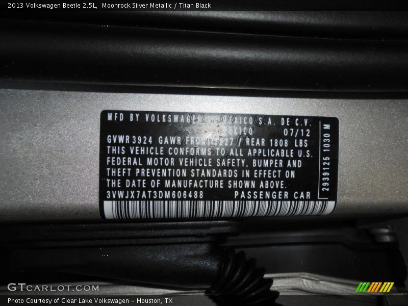 Moonrock Silver Metallic / Titan Black 2013 Volkswagen Beetle 2.5L