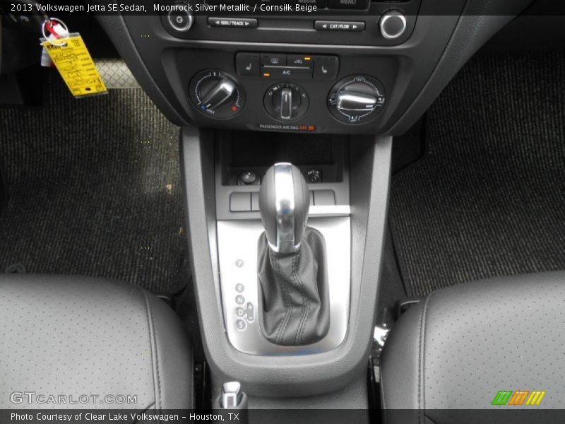 Moonrock Silver Metallic / Cornsilk Beige 2013 Volkswagen Jetta SE Sedan