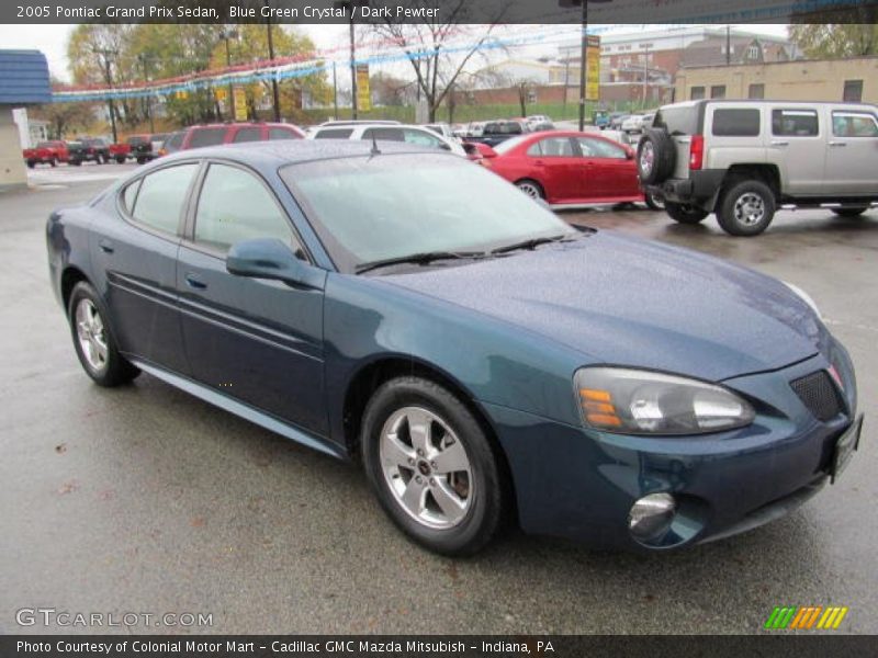 Front 3/4 View of 2005 Grand Prix Sedan