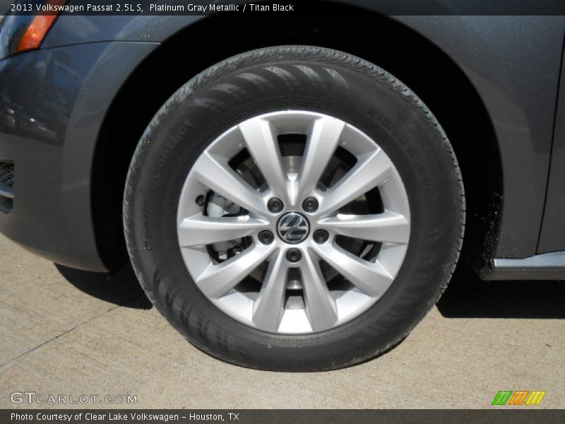 Platinum Gray Metallic / Titan Black 2013 Volkswagen Passat 2.5L S