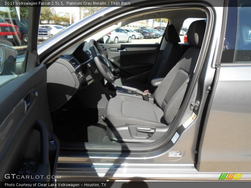 Platinum Gray Metallic / Titan Black 2013 Volkswagen Passat 2.5L S