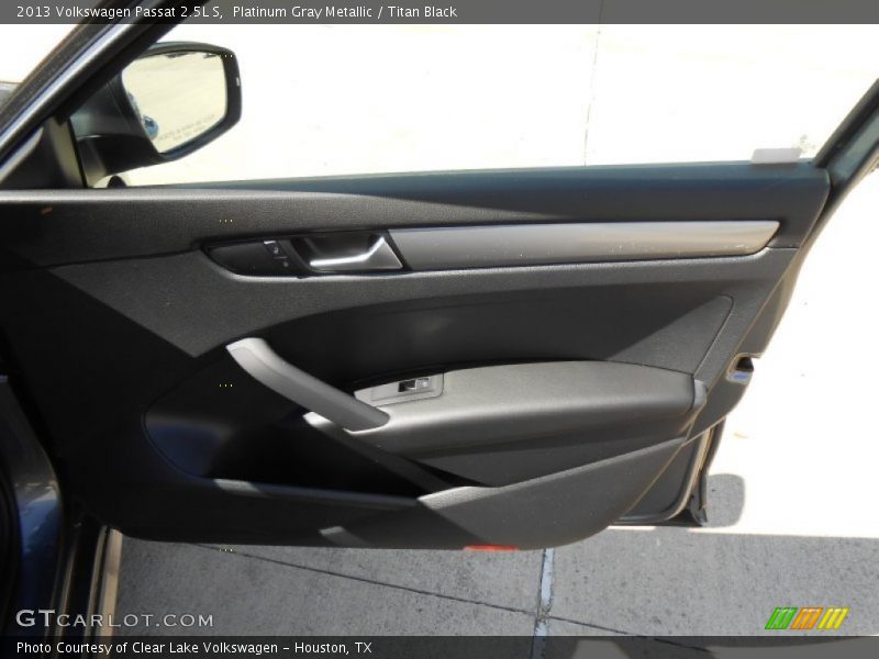 Platinum Gray Metallic / Titan Black 2013 Volkswagen Passat 2.5L S