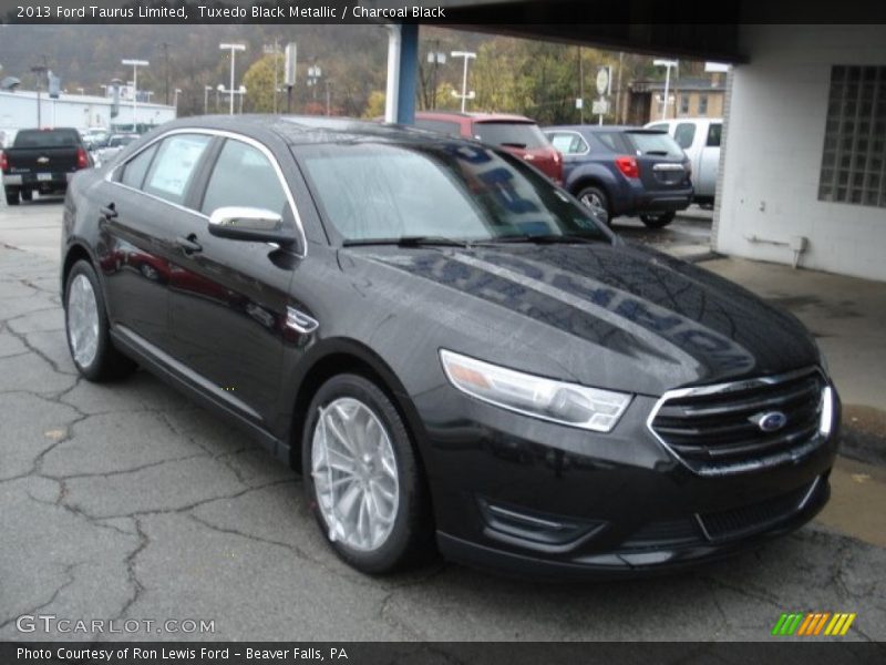 Tuxedo Black Metallic / Charcoal Black 2013 Ford Taurus Limited