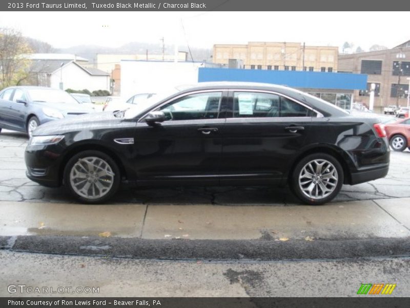 Tuxedo Black Metallic / Charcoal Black 2013 Ford Taurus Limited