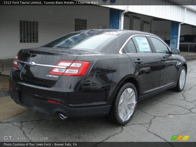 Tuxedo Black Metallic / Charcoal Black 2013 Ford Taurus Limited