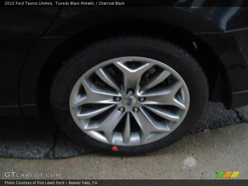 Tuxedo Black Metallic / Charcoal Black 2013 Ford Taurus Limited