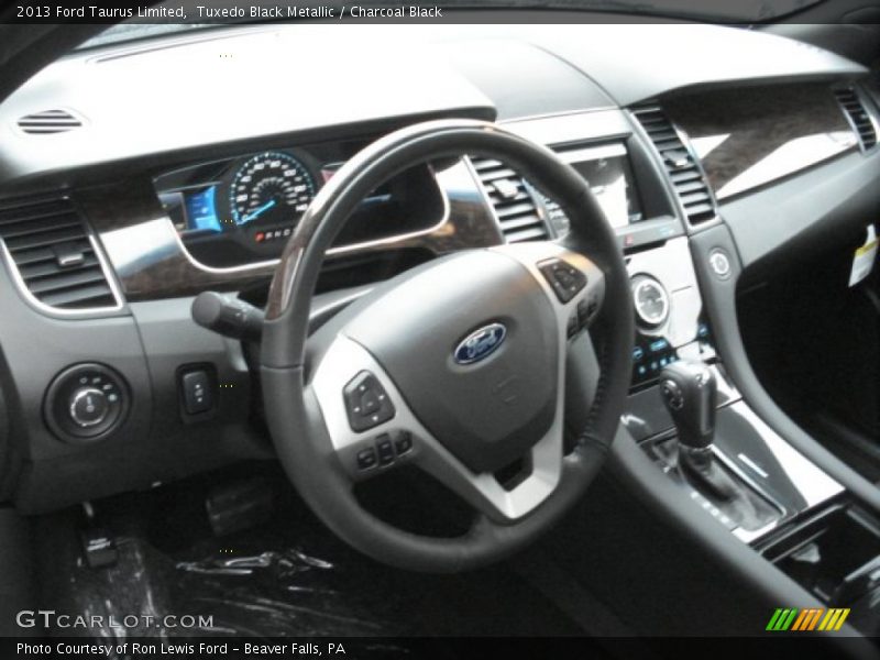 Tuxedo Black Metallic / Charcoal Black 2013 Ford Taurus Limited