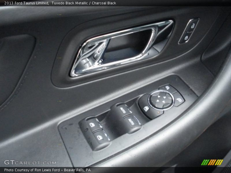 Tuxedo Black Metallic / Charcoal Black 2013 Ford Taurus Limited