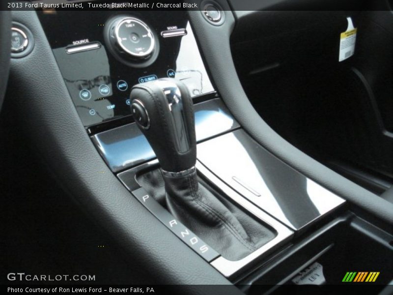 Tuxedo Black Metallic / Charcoal Black 2013 Ford Taurus Limited