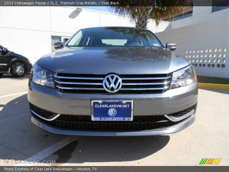 Platinum Gray Metallic / Titan Black 2013 Volkswagen Passat 2.5L S