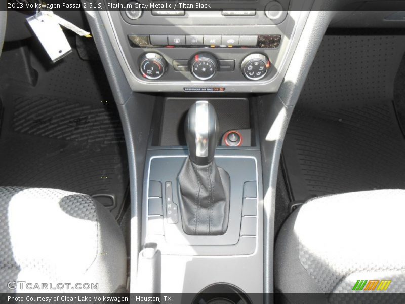 Platinum Gray Metallic / Titan Black 2013 Volkswagen Passat 2.5L S