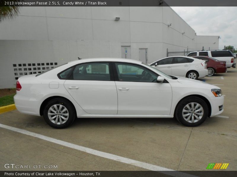 Candy White / Titan Black 2013 Volkswagen Passat 2.5L S