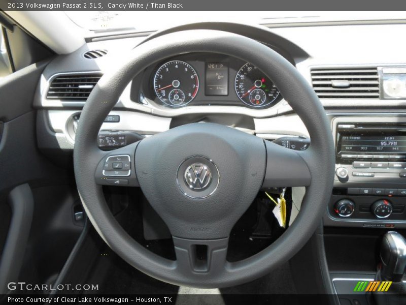 Candy White / Titan Black 2013 Volkswagen Passat 2.5L S