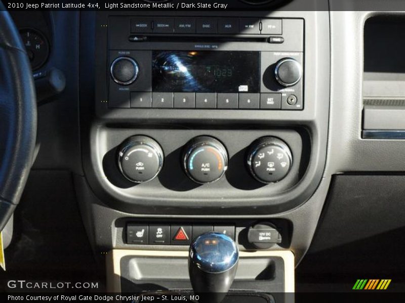 Light Sandstone Metallic / Dark Slate Gray 2010 Jeep Patriot Latitude 4x4