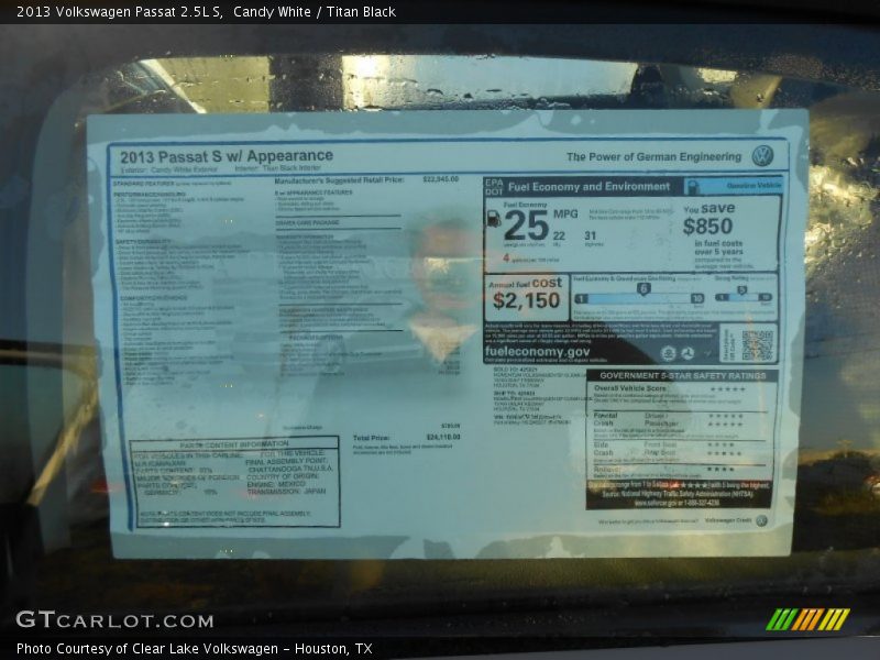 Candy White / Titan Black 2013 Volkswagen Passat 2.5L S