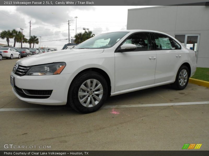 Candy White / Titan Black 2013 Volkswagen Passat 2.5L S