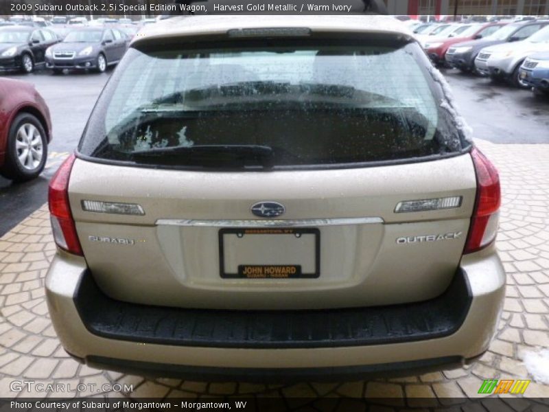 Harvest Gold Metallic / Warm Ivory 2009 Subaru Outback 2.5i Special Edition Wagon