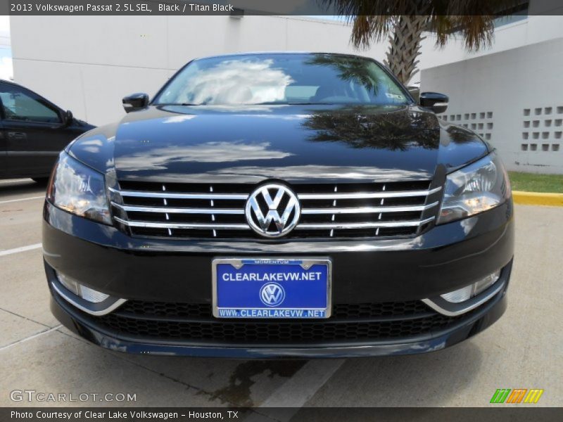 Black / Titan Black 2013 Volkswagen Passat 2.5L SEL