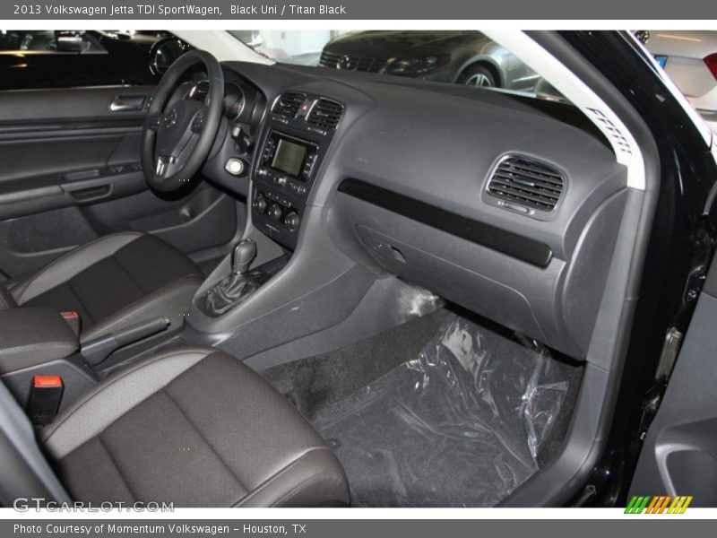 Black Uni / Titan Black 2013 Volkswagen Jetta TDI SportWagen