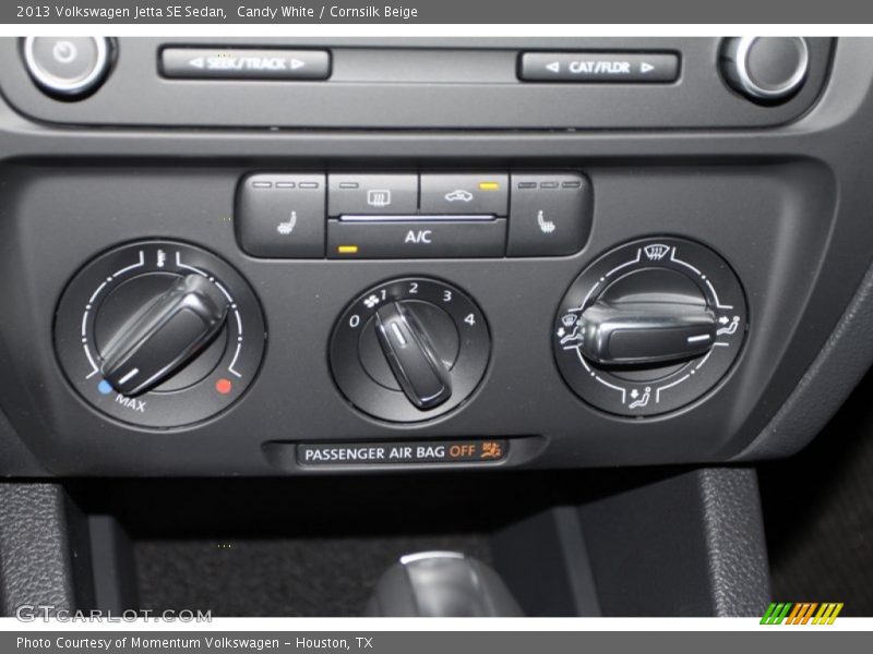Candy White / Cornsilk Beige 2013 Volkswagen Jetta SE Sedan